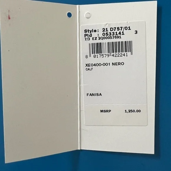 - Salvatore Ferragamo Pebbled Leather Handbag. Excellent Condition - Picture 6 of 10